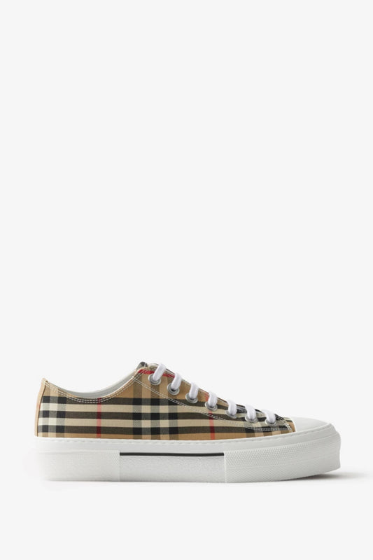bǔr sneakers